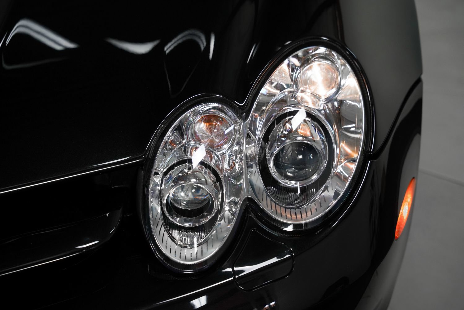 Used 2006 Mercedes-Benz SLR image 13