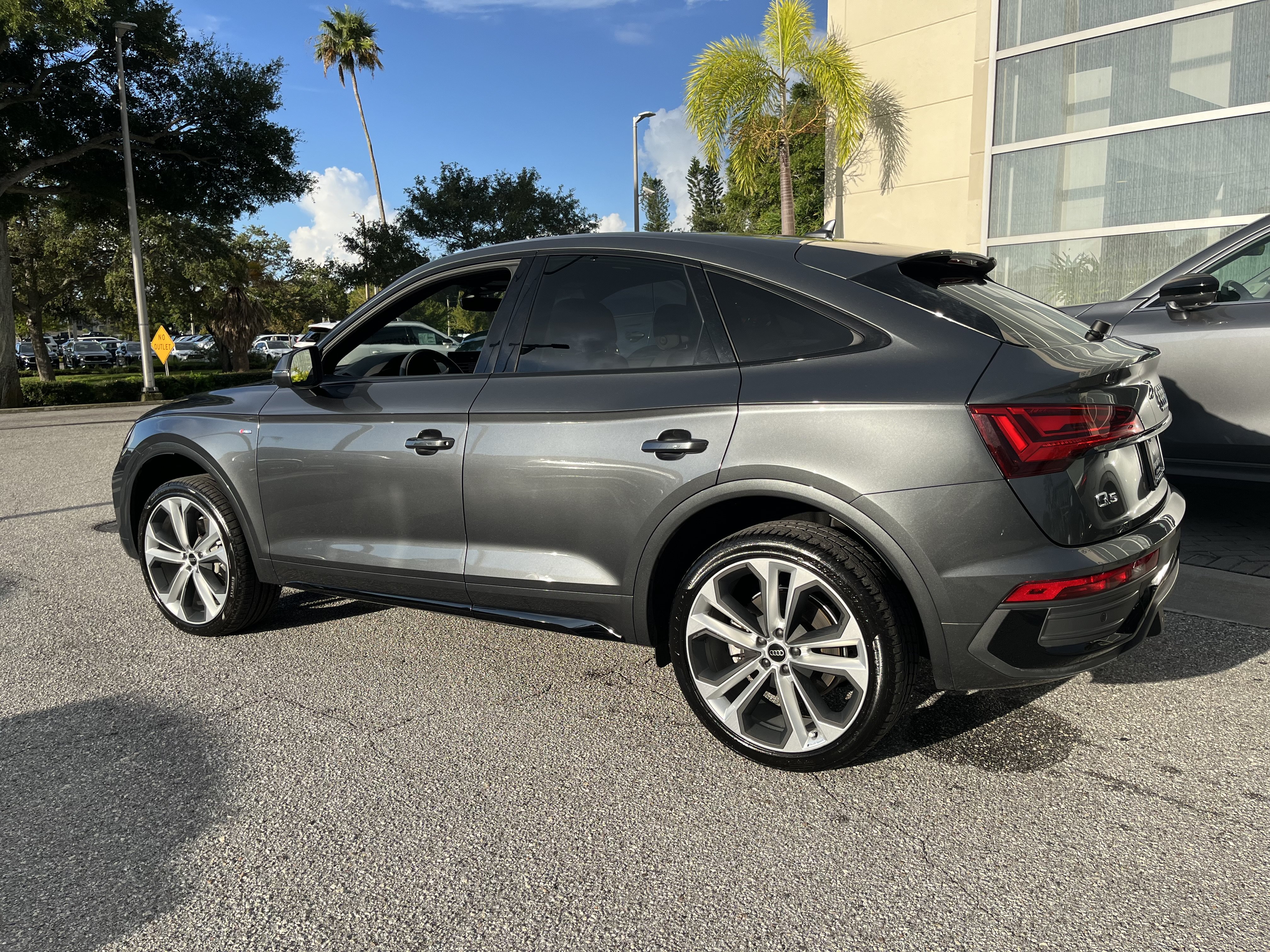 Used 2023 Audi Q5 2.0T Premium Plus w/ Premium Plus Package AWD/4WD image 6