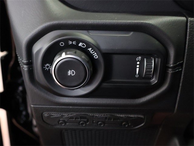 New 2025 Jeep Wrangler Unlimited Sahara w/ Safety Group AWD/4WD image 16