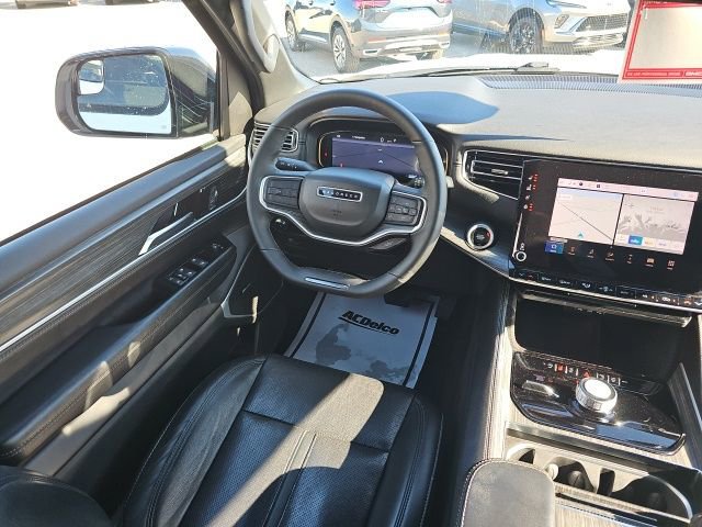 Used 2023 Jeep Wagoneer L Series II image 25