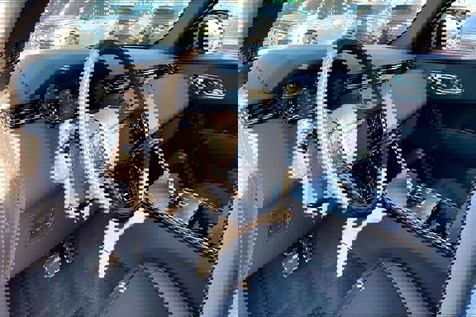 New 2026 Land Rover Range Rover Velar Dynamic SE image 8