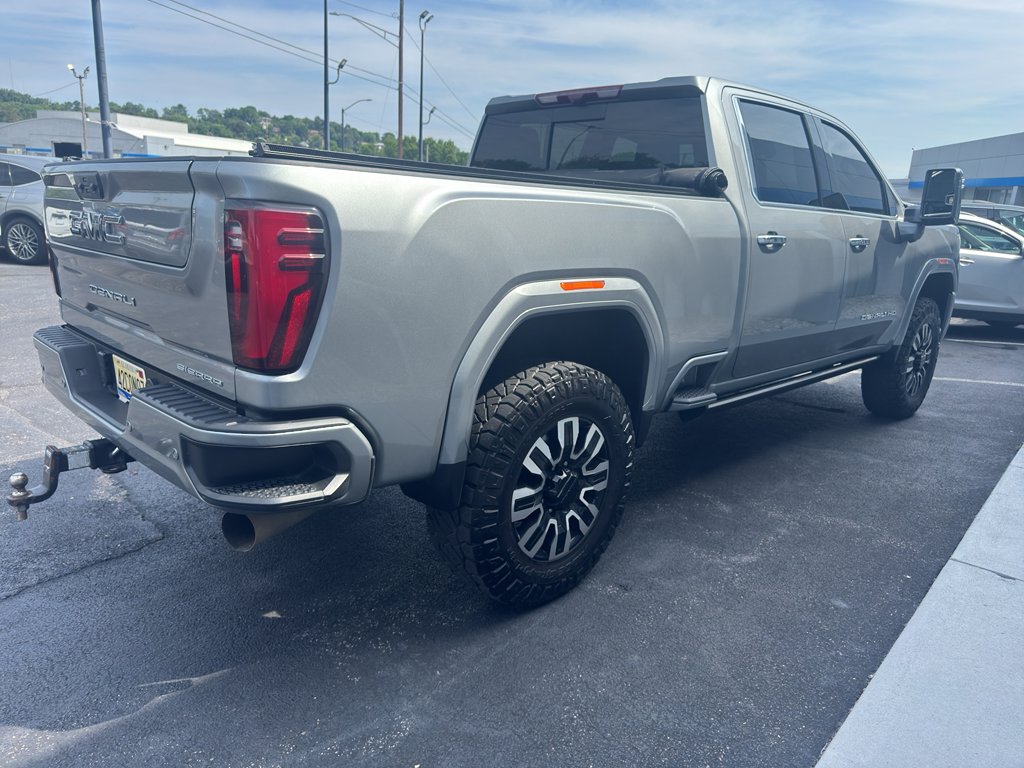 Used 2024 GMC Sierra 2500 Denali Ultimate AWD/4WD image 5