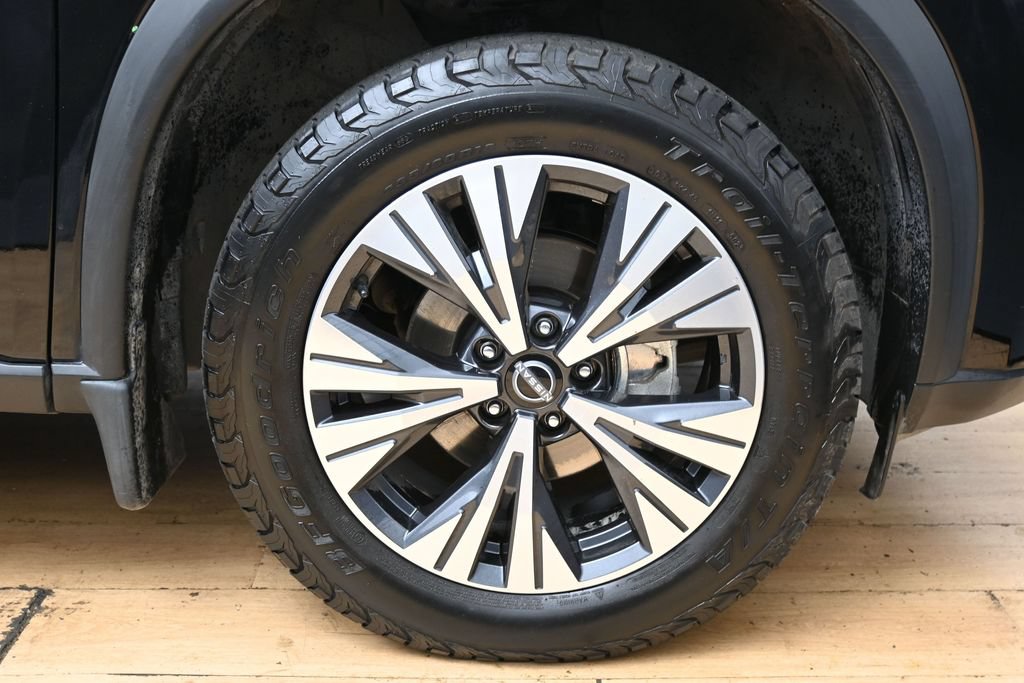 Used 2023 Nissan Rogue SV FWD image 14