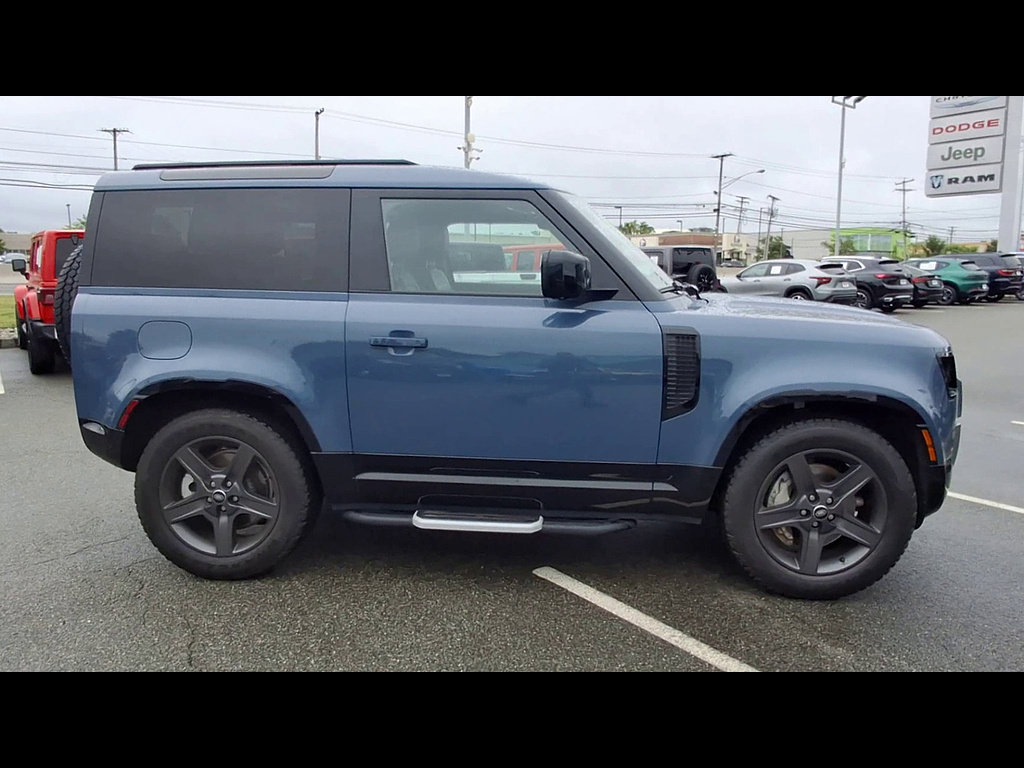 Used 2024 Land Rover Defender 90 X-Dynamic SE AWD/4WD image 9