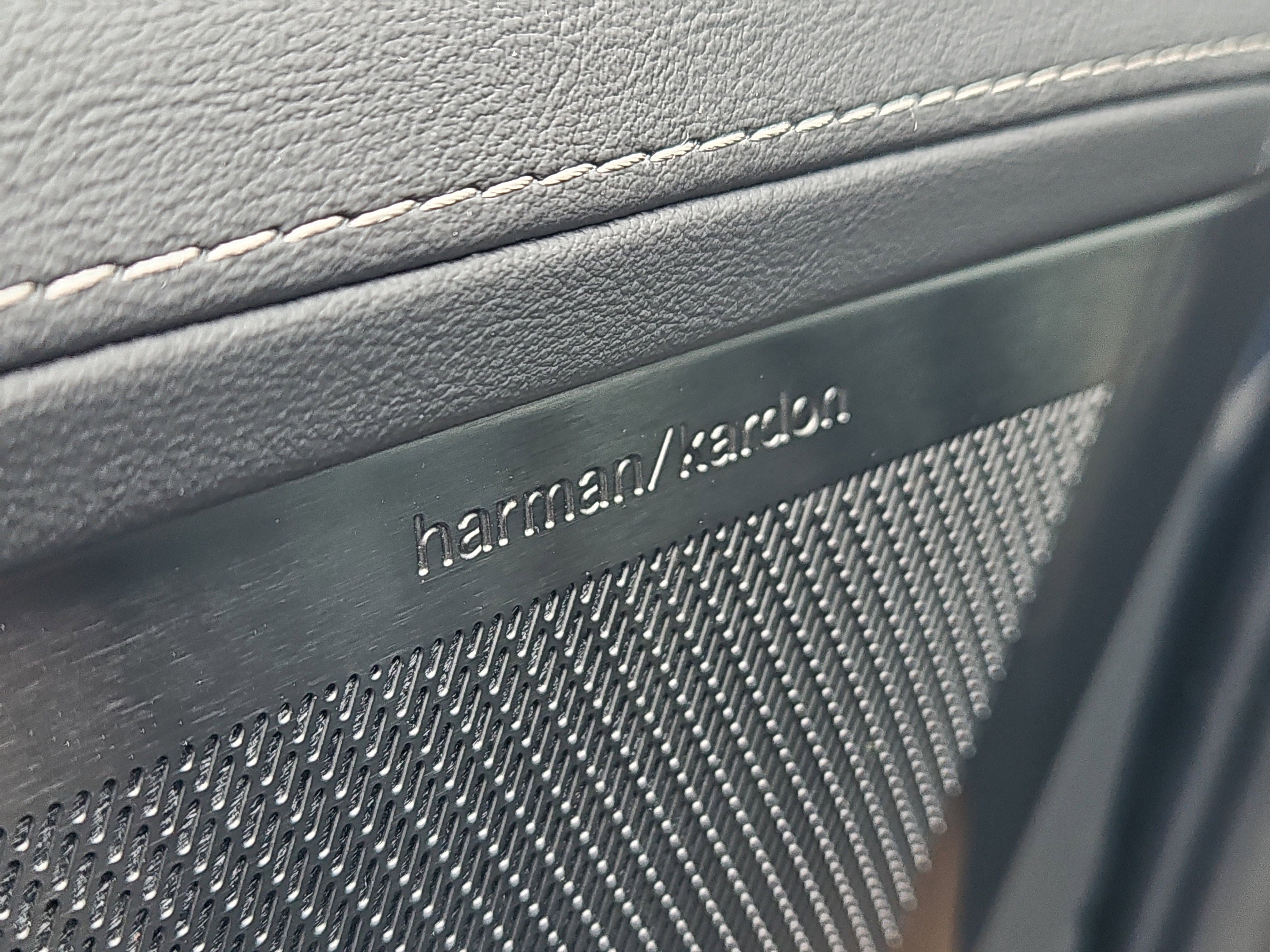 New 2026 Volvo XC90 B6 Plus w/ Protection Package Premier image 9