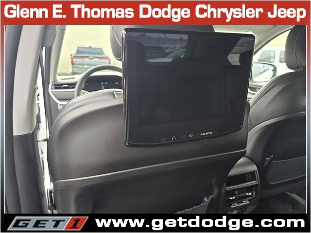 Certified 2023 Jeep Grand Cherokee Limited w/ Luxury Tech Group II RWD image 28