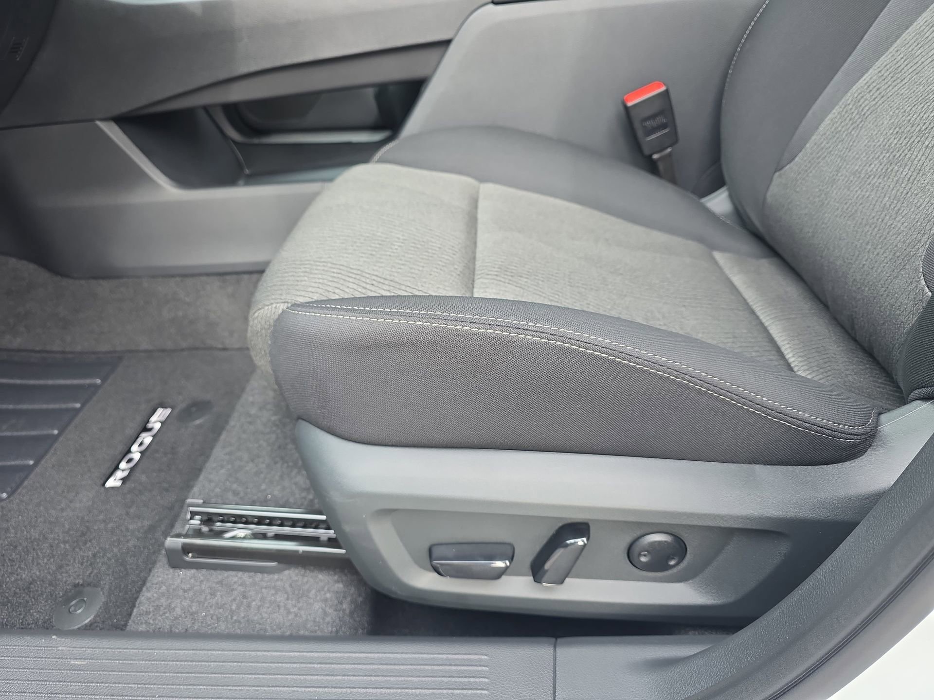 New 2026 Nissan Rogue SV w/ Cold Weather Package image 28