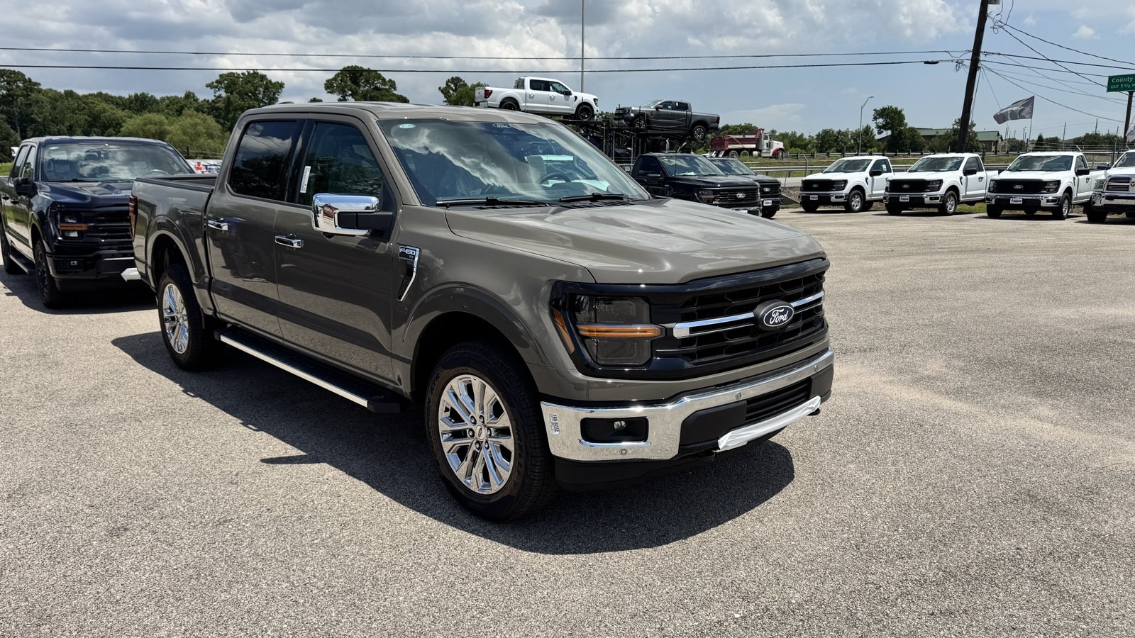 New 2026 Ford F150 XLT w/ Equipment Group 302A MID