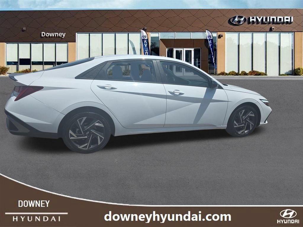 Certified 2025 Hyundai Elantra SEL FWD image 6