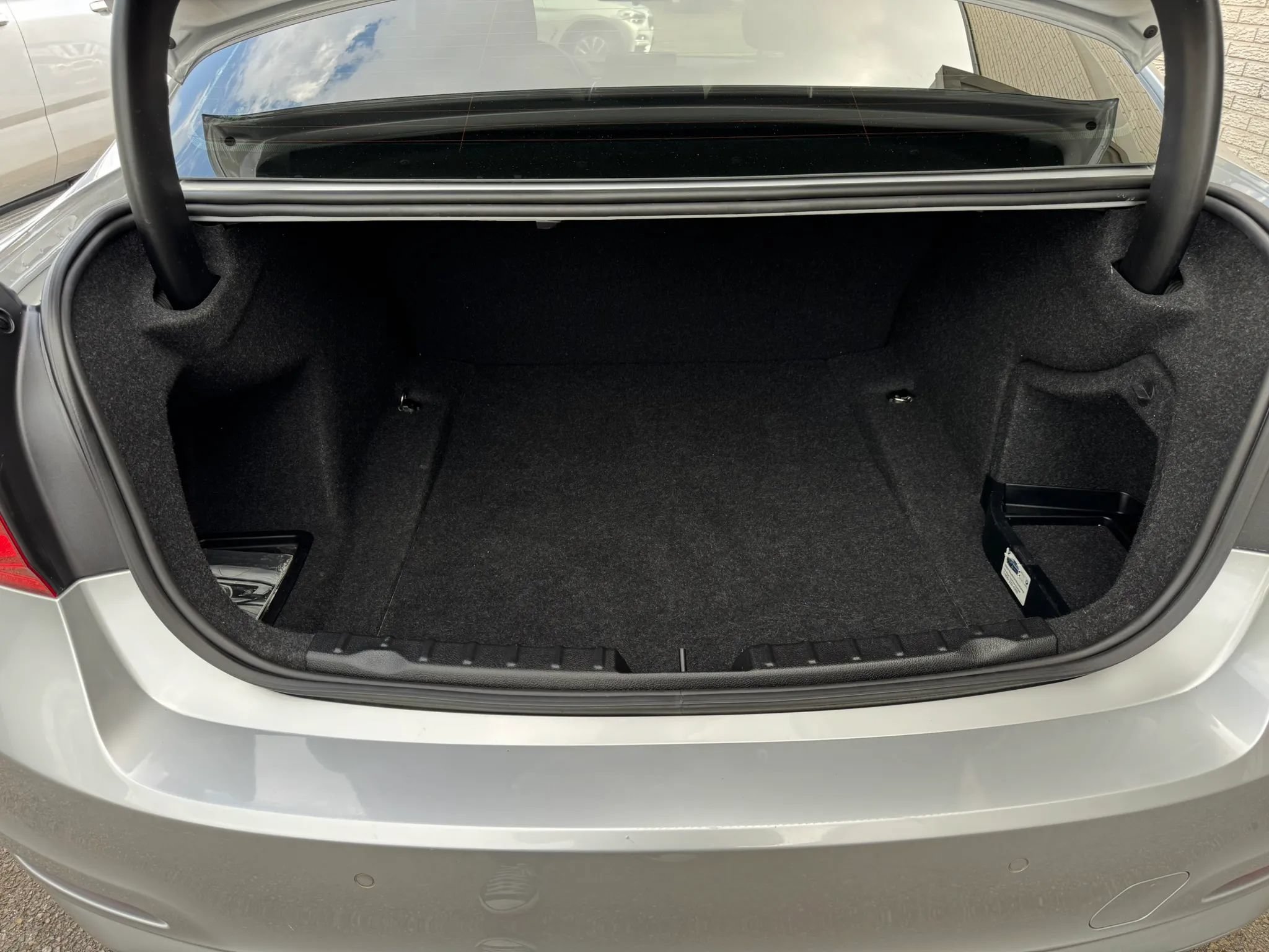 Used 2016 BMW 320i Sedan RWD image 17