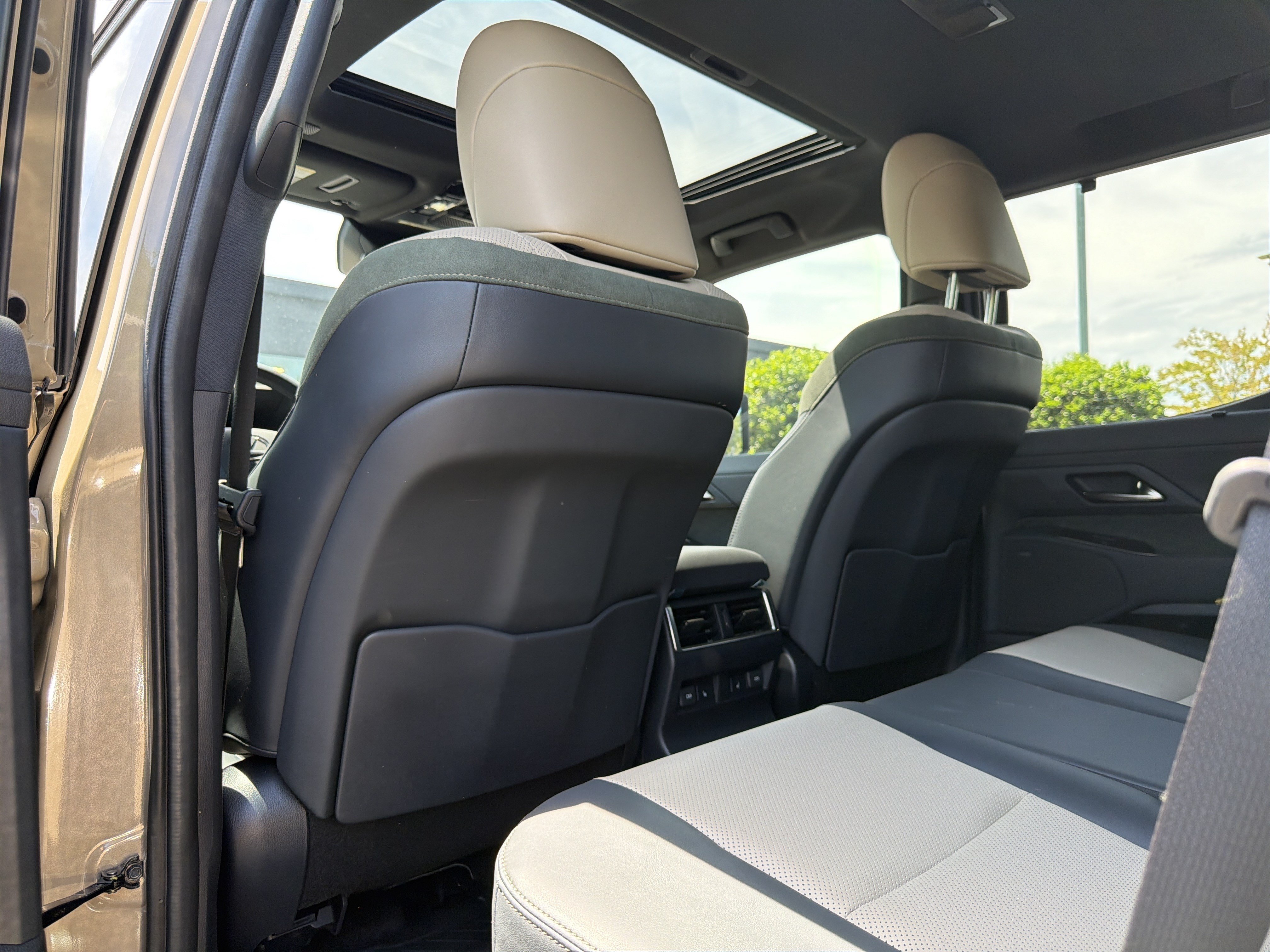 Used 2025 Lexus GX 550 AWD/4WD image 22