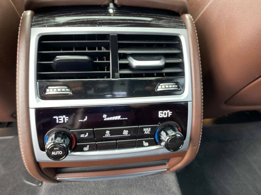 Used 2022 BMW 750i xDrive w/ Executive Package image 11