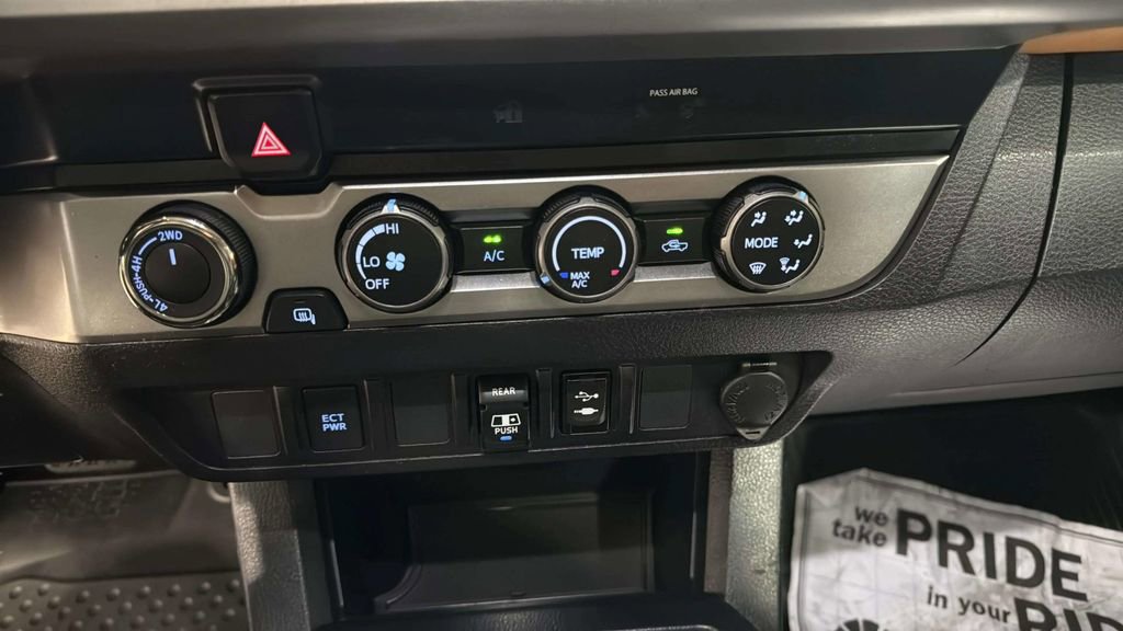 Used 2019 Toyota Tacoma SR5 AWD/4WD image 28