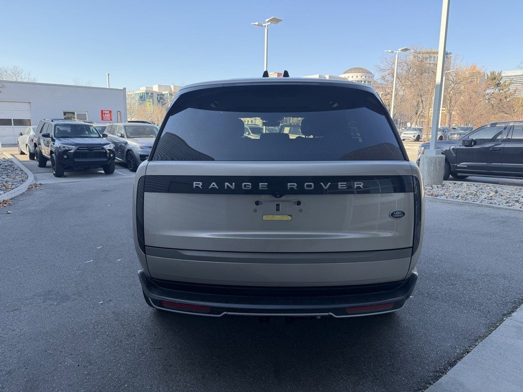 Certified 2023 Land Rover Range Rover SE image 7