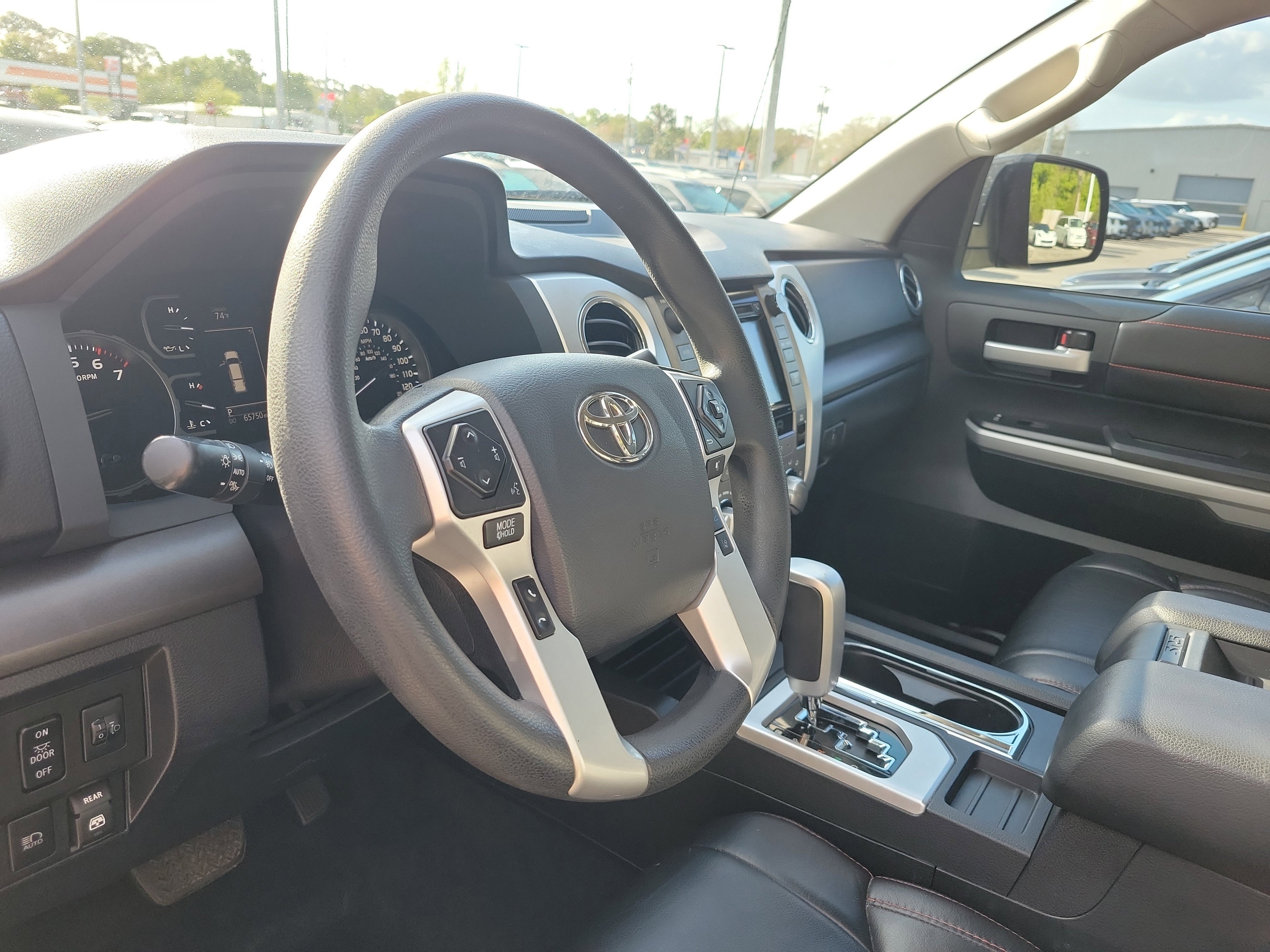 Used 2018 Toyota Tundra SR5 w/ SR5 Upgrade Package image 21
