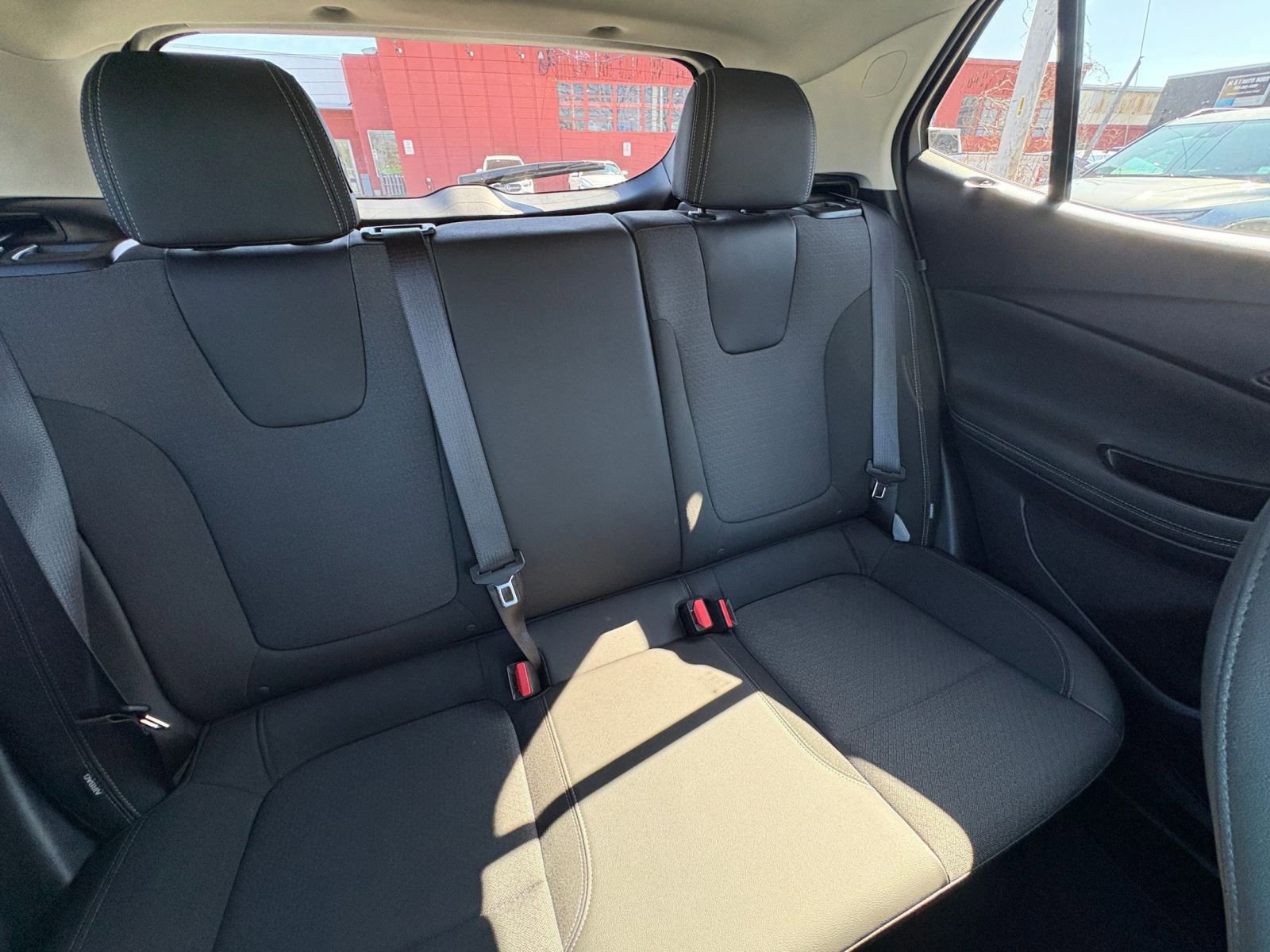 Used 2025 Buick Encore GX Preferred image 35