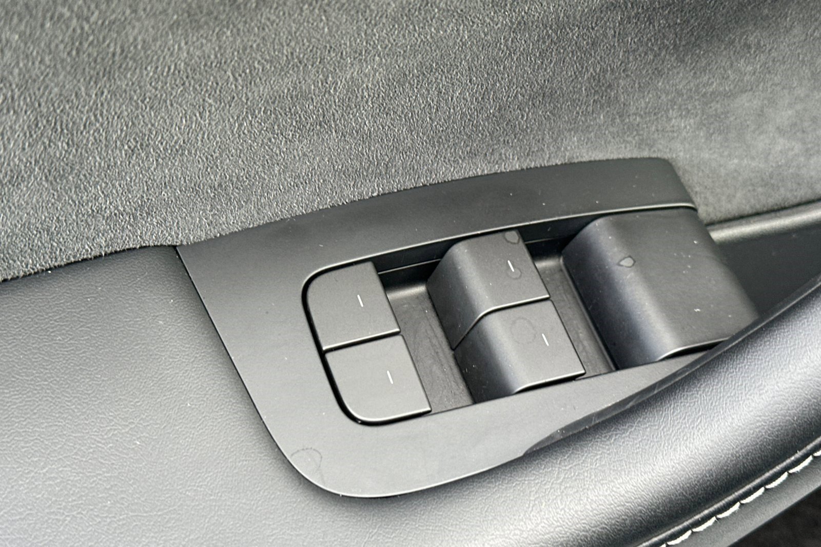 Used 2023 Tesla Model Y Performance image 13