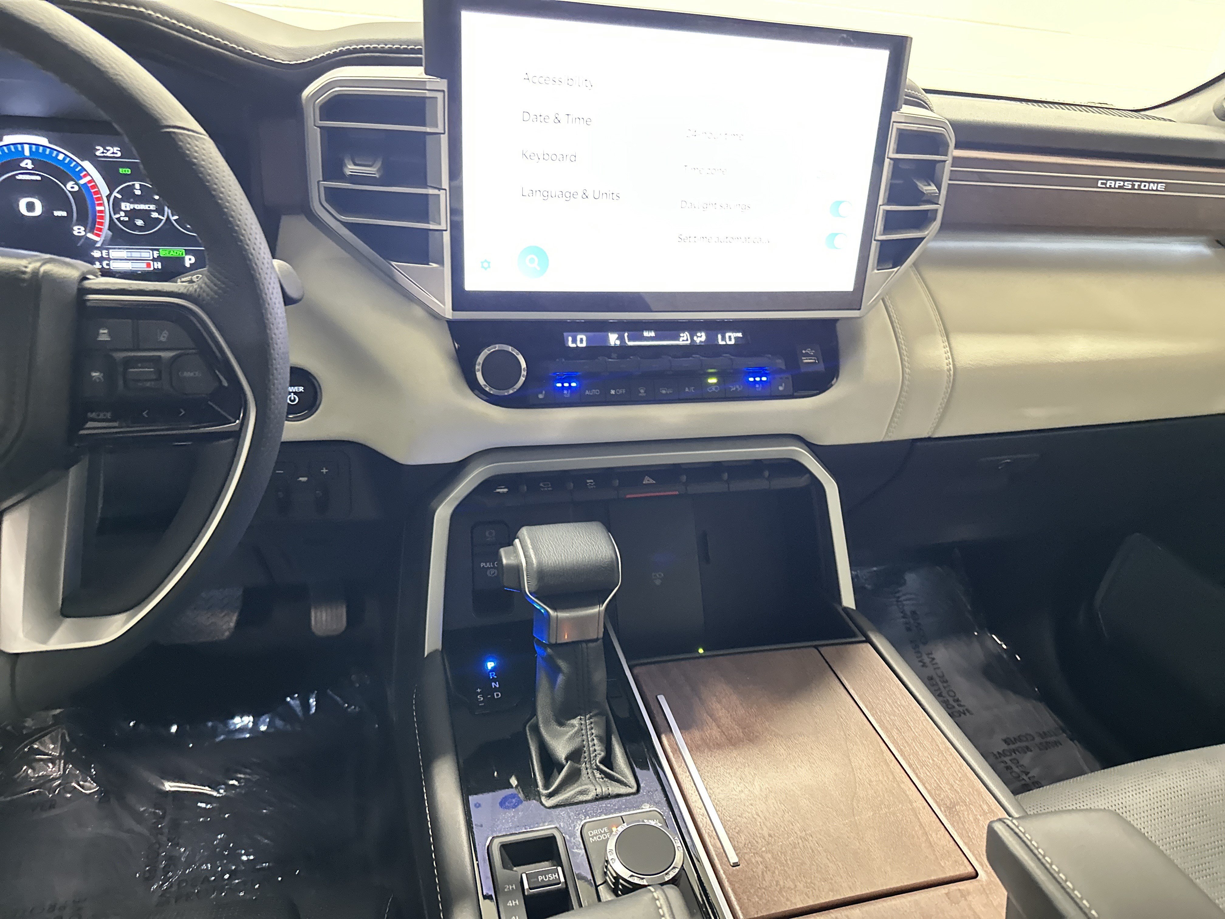 Used 2025 Toyota Sequoia Capstone AWD/4WD image 30