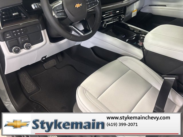 New 2026 Chevrolet Suburban Premier image 17