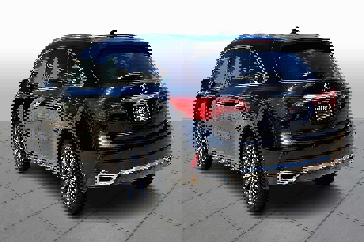 Used 2019 Acura MDX FWD w/ Advance Package image 11