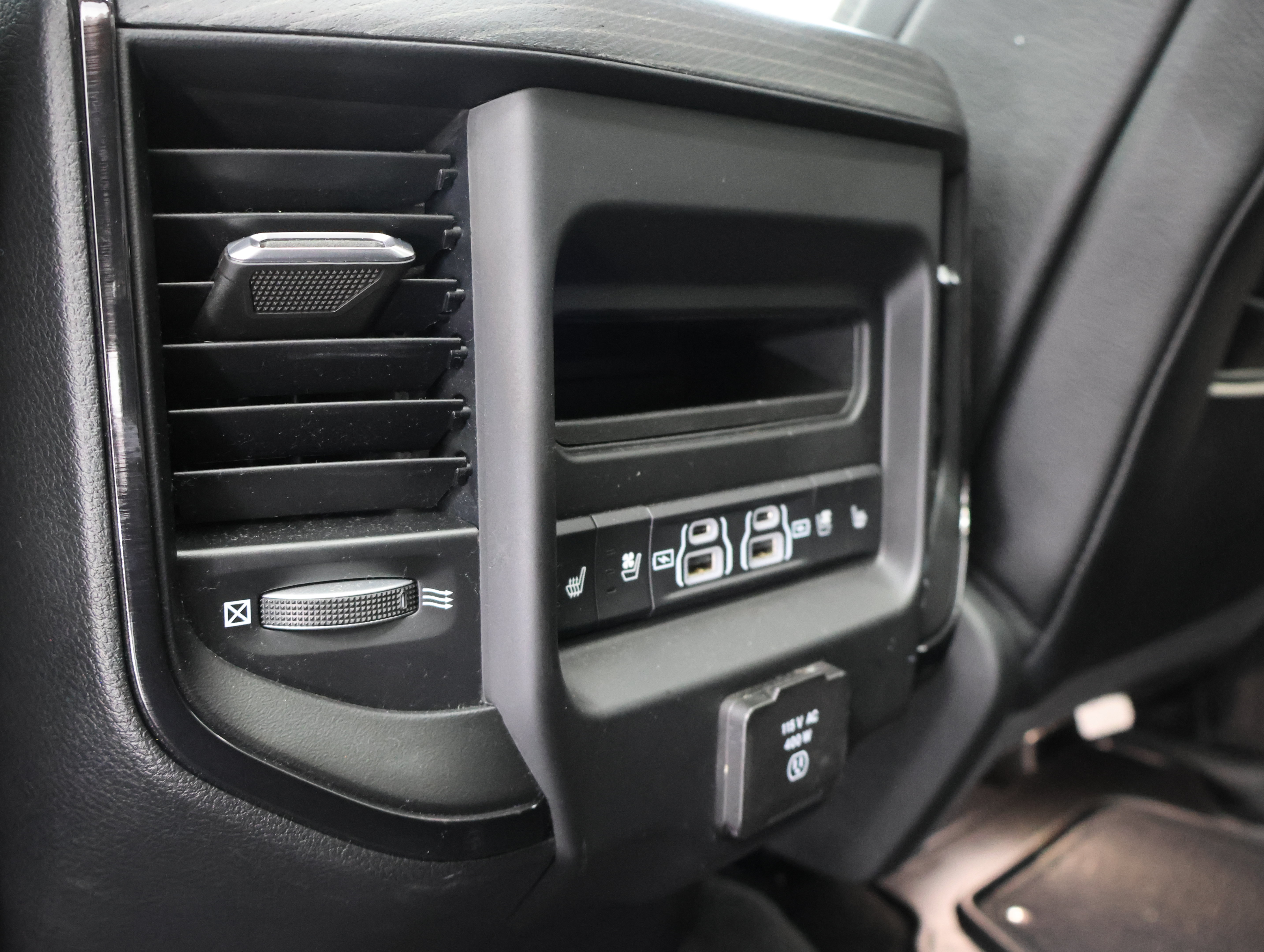 Used 2023 RAM 1500 Limited w/ Night Edition AWD/4WD image 36