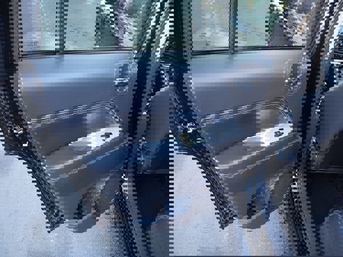 Used 2016 Jeep Compass Latitude image 18