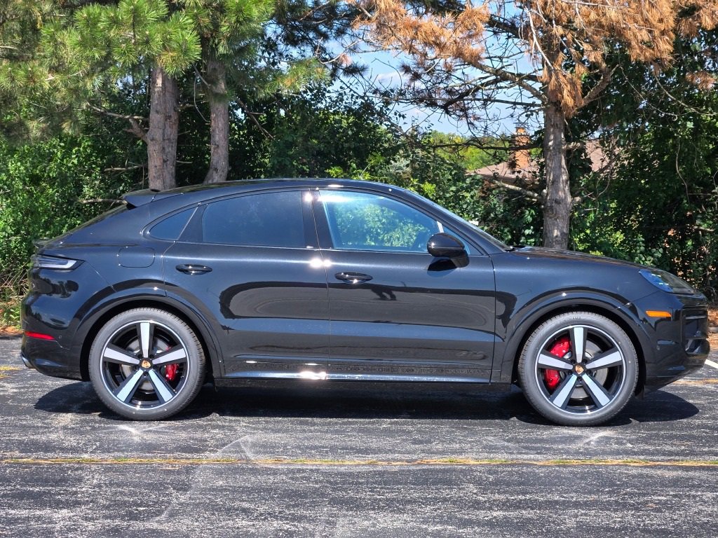 New 2026 Porsche Cayenne GTS image 8