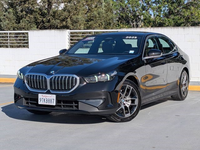 Used 2026 BMW 530i w/ Premium Package image 1