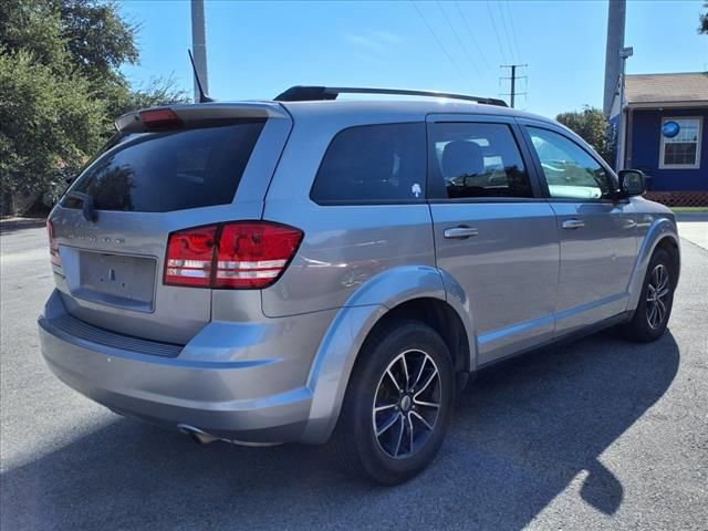Used 2018 Dodge Journey SE w/ Connectivity Group FWD image 24