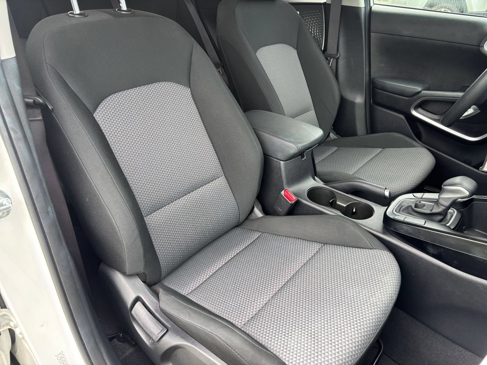 Used 2025 Kia Soul LX w/ LX Technology Package FWD image 36