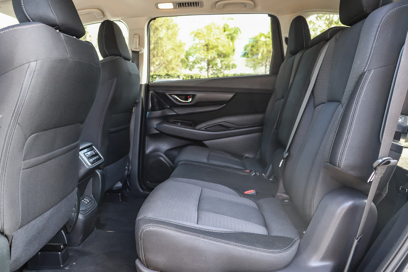 Used 2023 Subaru Ascent Premium w/ Convenience Package AWD/4WD image 19