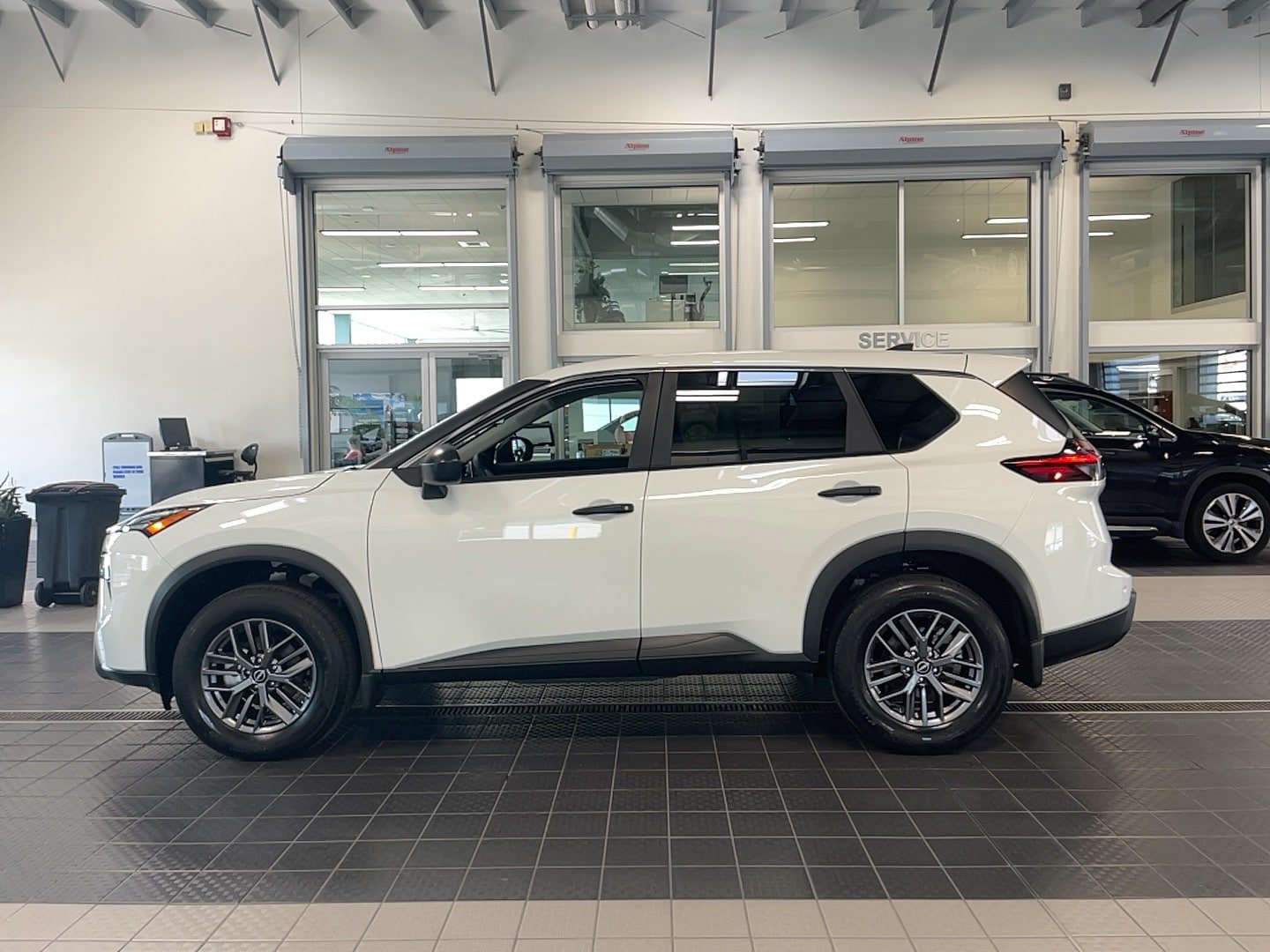 Used 2026 Nissan Rogue S AWD/4WD image 4
