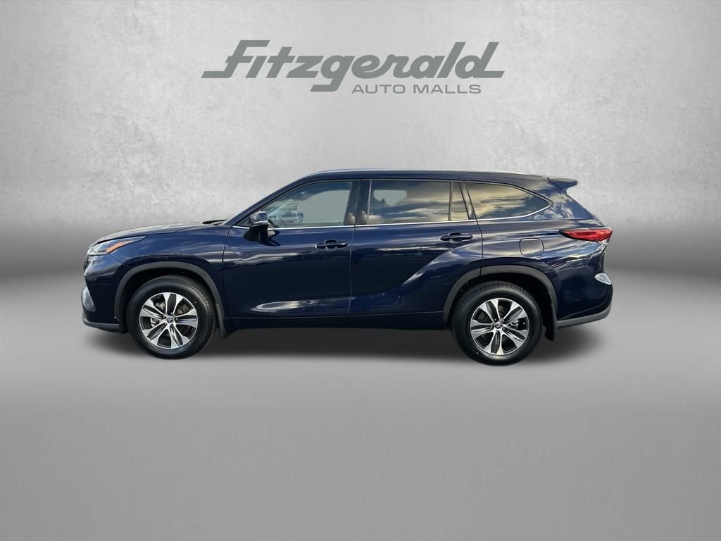Used 2021 Toyota Highlander XLE image 4