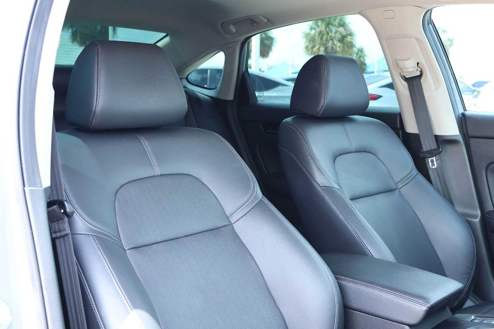 Used 2022 Honda Civic Touring image 14