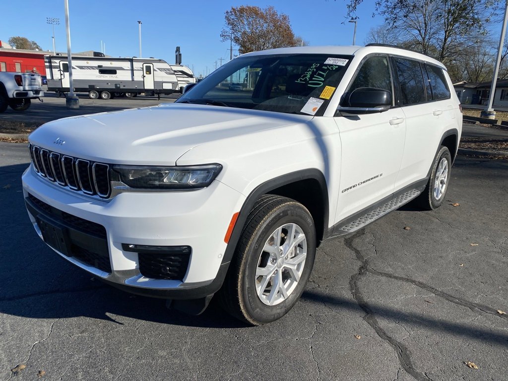 Used 2023 Jeep Grand Cherokee L Limited w/ Luxury Tech Group II image 3