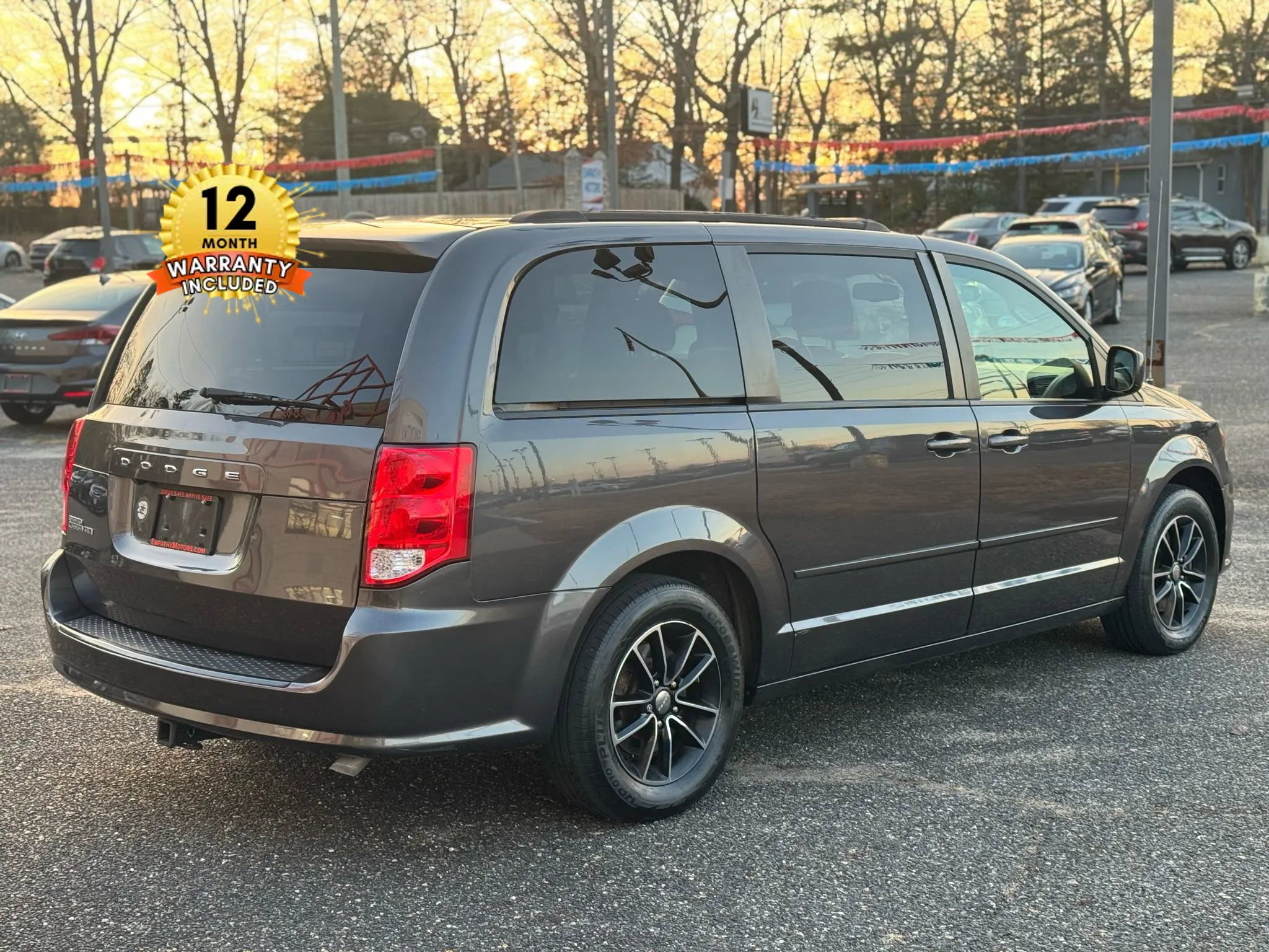 Used 2017 Dodge Grand Caravan SE image 8