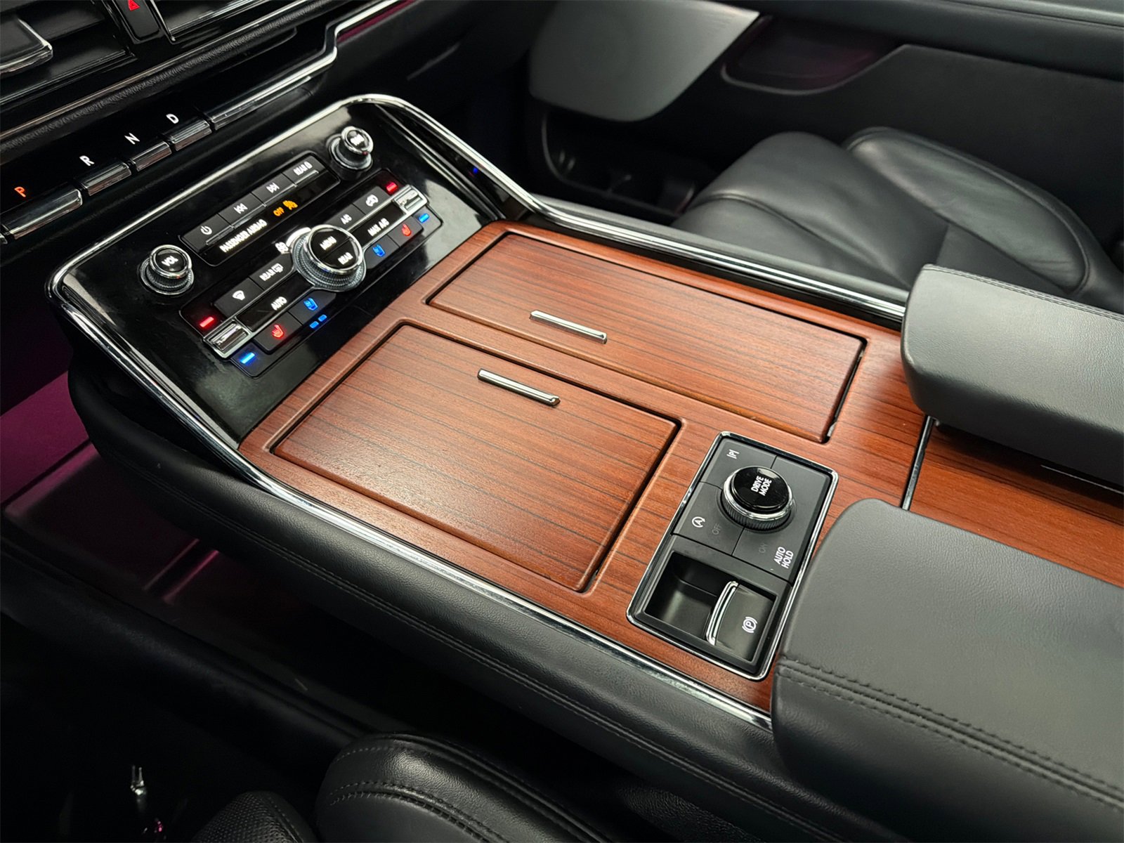 Used 2022 Lincoln Navigator L Reserve w/ Equipment Group 201A image 35