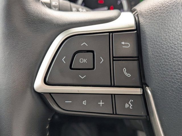 Used 2022 Toyota Highlander Limited FWD image 24