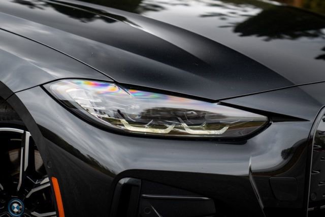 Used 2023 BMW i4 eDrive40 w/ M Sport Package image 8