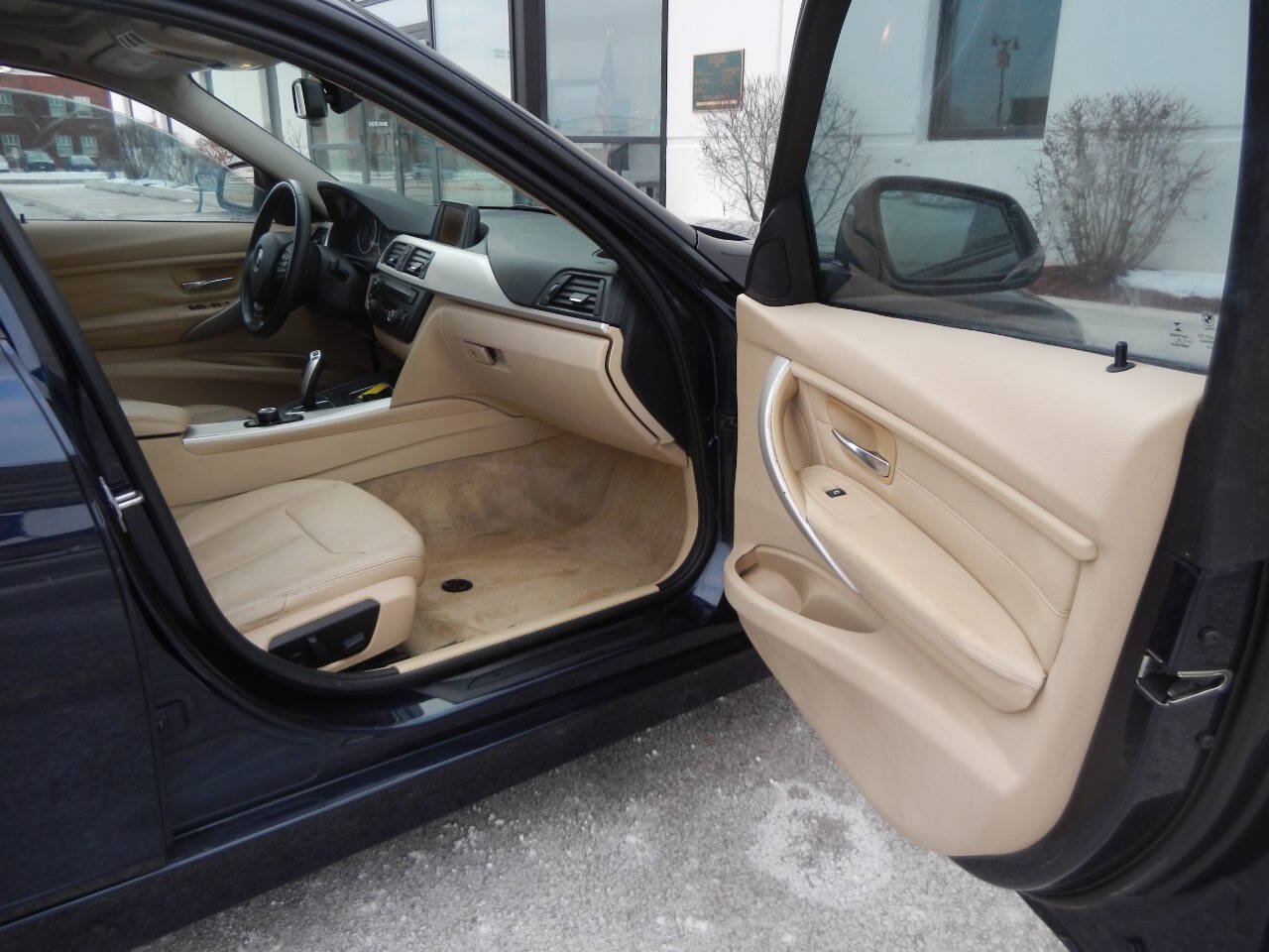 Used 2014 BMW 320i Sedan RWD image 34