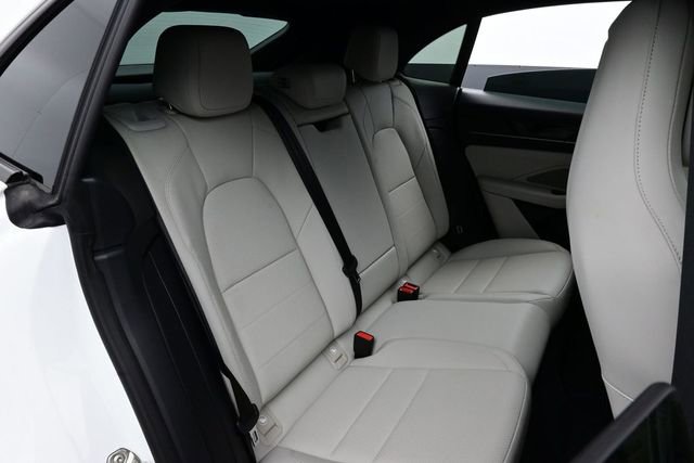 Certified 2025 Porsche Macan Electric RWD image 16