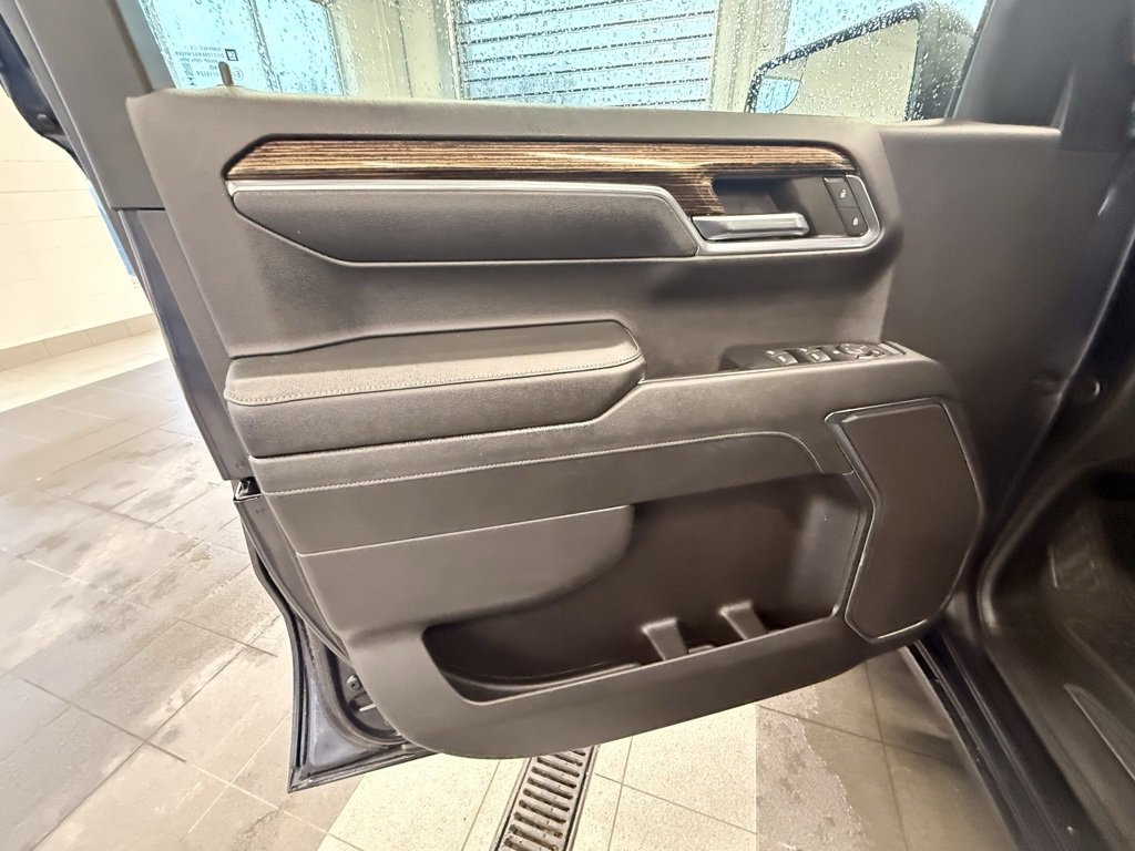 Used 2024 GMC Sierra 1500 Elevation image 32