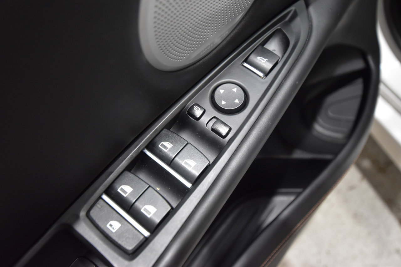 Used 2016 BMW X5 M image 15