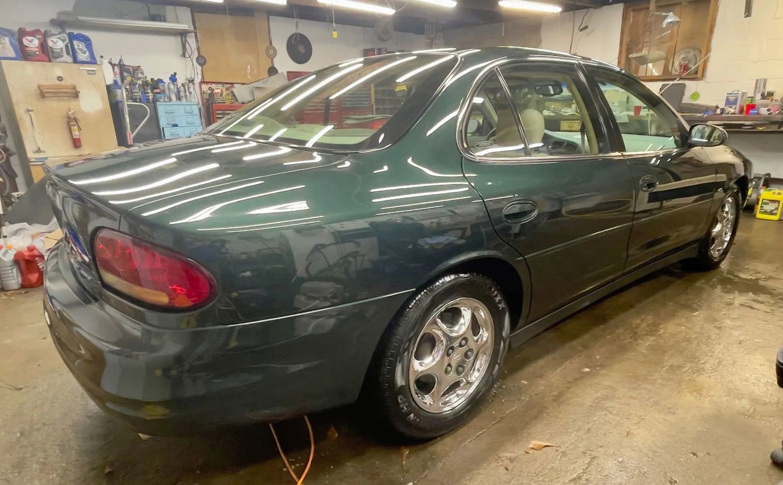 Used 1999 Oldsmobile Intrigue GL image 35