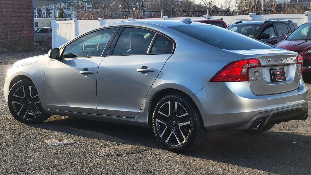 Used 2017 Volvo S60 T5 Dynamic image 8