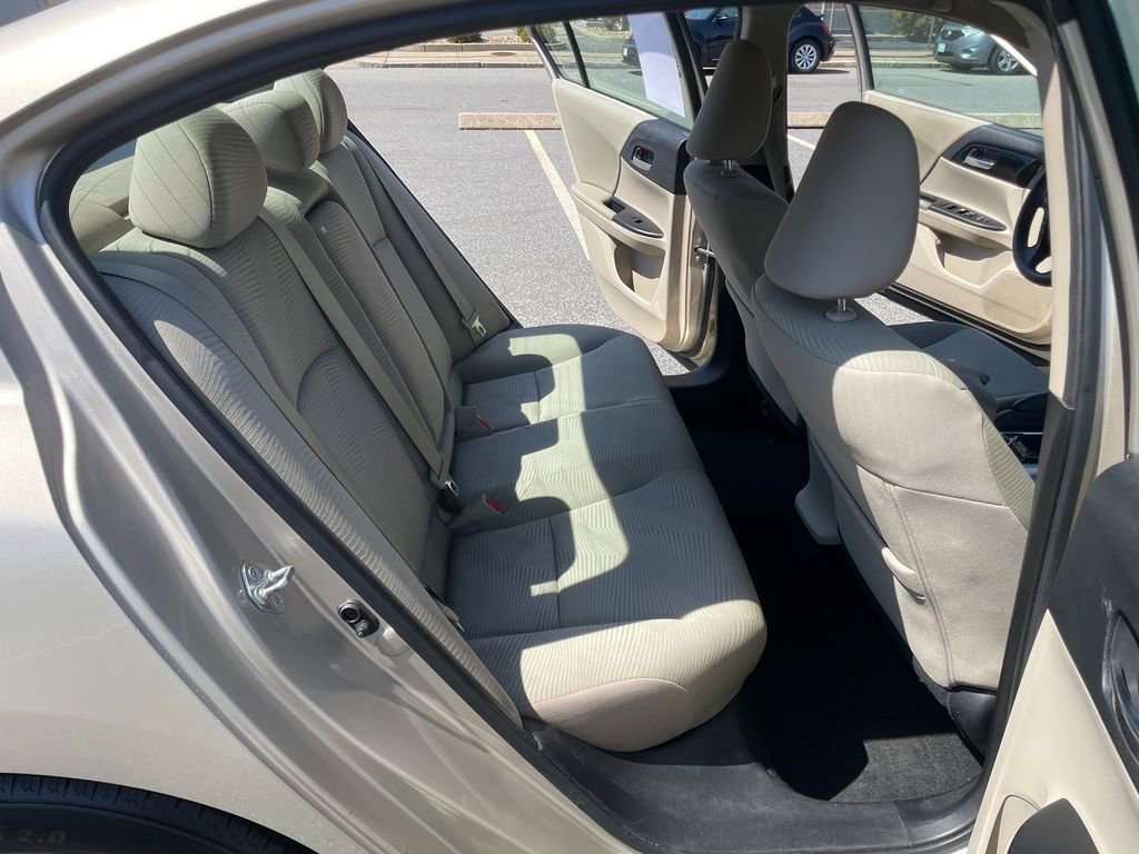 Used 2017 Honda Accord LX image 27