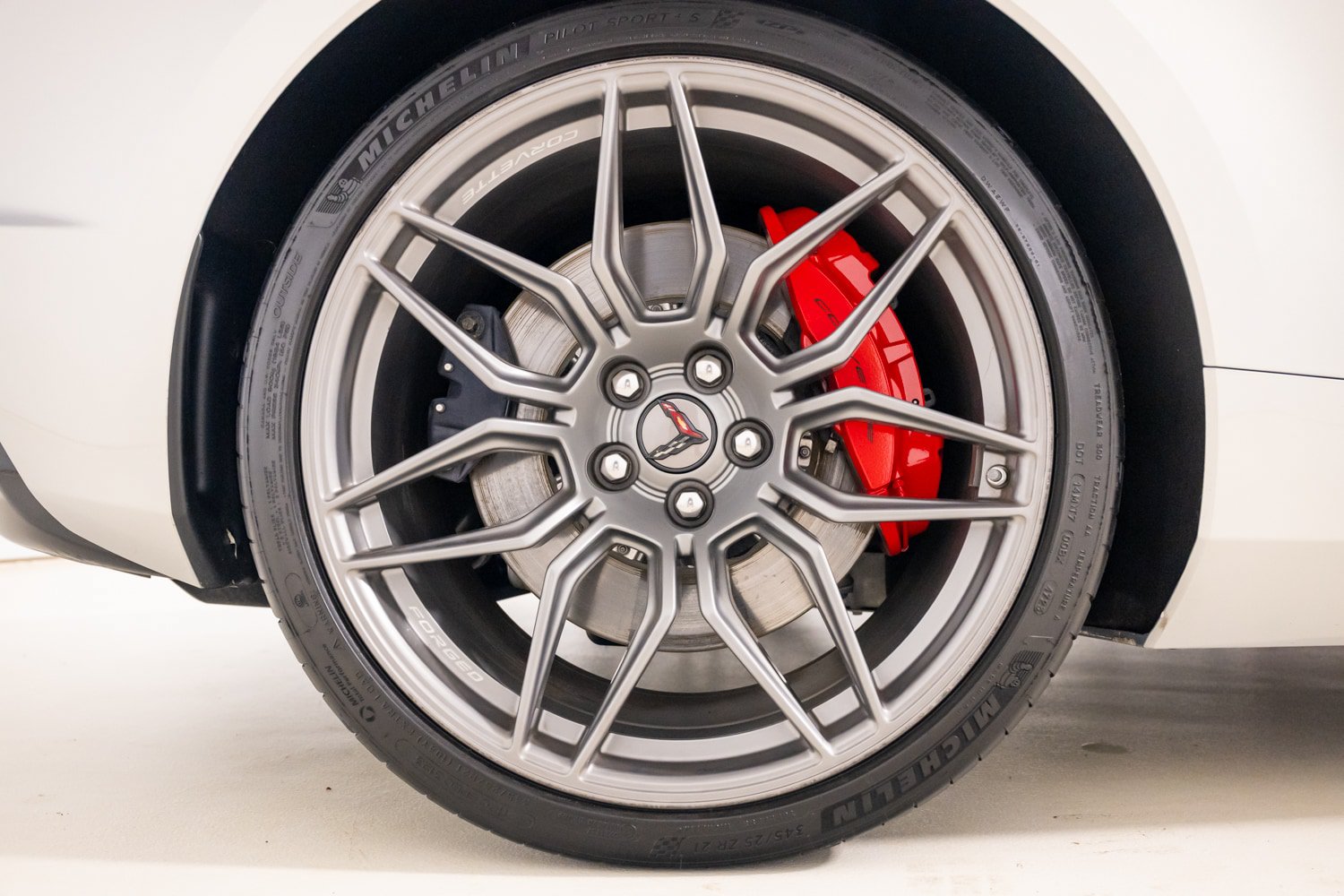 Used 2024 Chevrolet Corvette Z06 RWD image 12