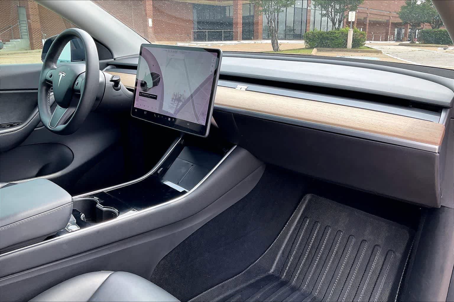 Used 2021 Tesla Model Y Long Range AWD/4WD image 23