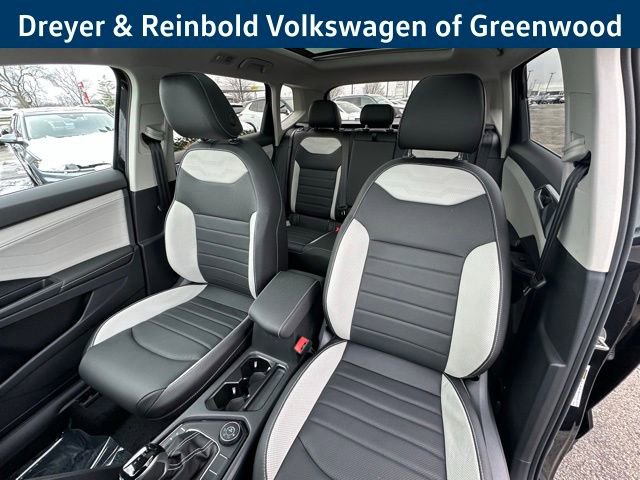 New 2026 Volkswagen Taos SEL image 25