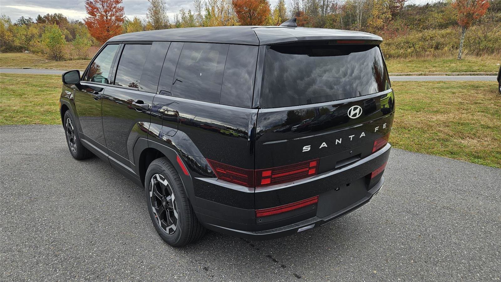New 2026 Hyundai Santa Fe SE image 5